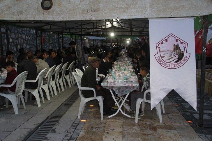Başkale’de Vatandaşlar İftar Sofrasında Buluştu G1