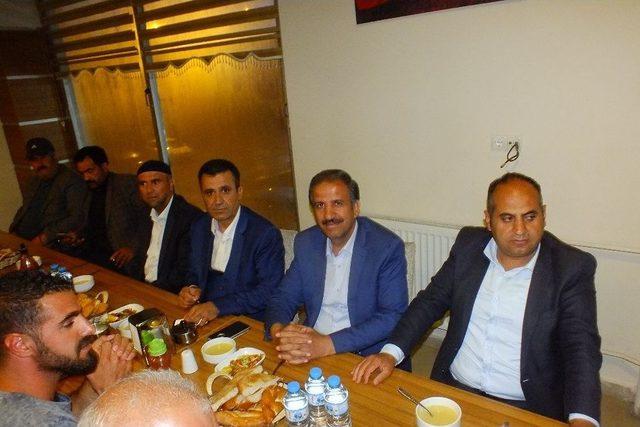 Ak Parti Teşkilatı İftar Yemeğinde Bir Araya Geldi