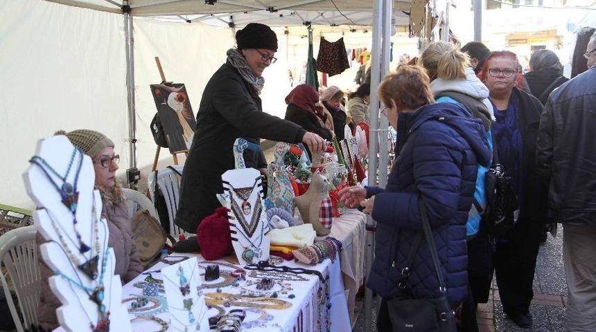Karşıyakalı Kadınlardan Yılbaşı Kermesi