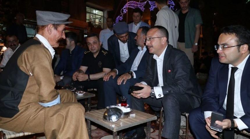 Halktan Vali Atik Ve Kaymakam Şeker&rsquo;e Yoğun İlgi