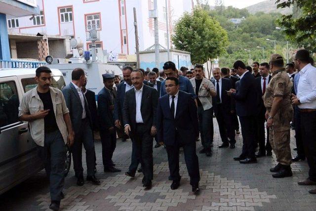 Halktan Vali Atik Ve Kaymakam Şeker’e Yoğun İlgi