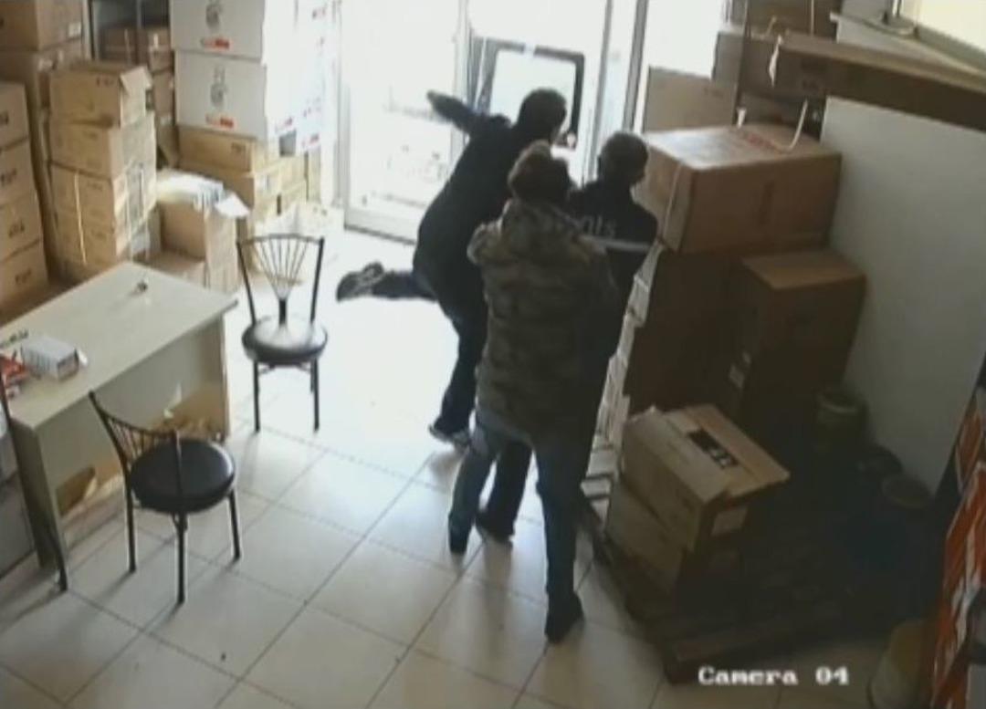 Hırsızlık Ş&uuml;phelisi Sert Kayaya &Ccedil;arptı