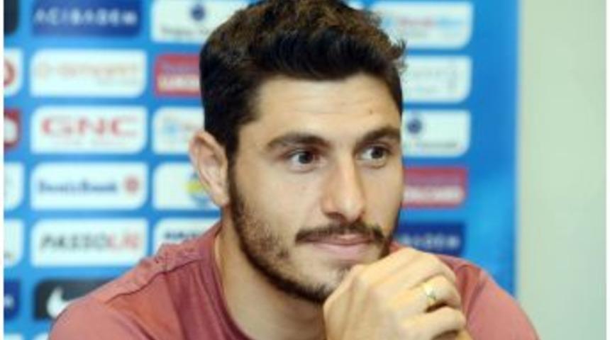 &Ouml;zer Hurmacı&rsquo;dan Profesyonel Futbolculara &Ccedil;ağrı