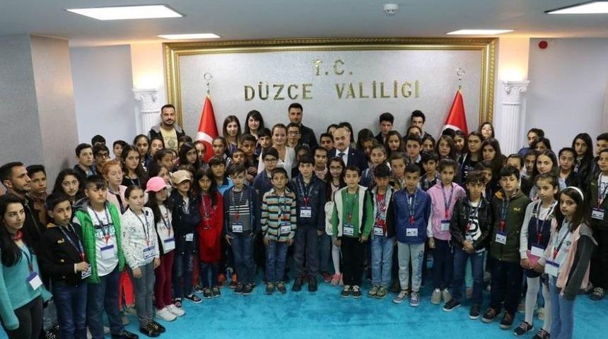 Hakkari&rsquo;den Gelen &Ouml;ğrenciler D&uuml;zce&rsquo;yi Gezdi