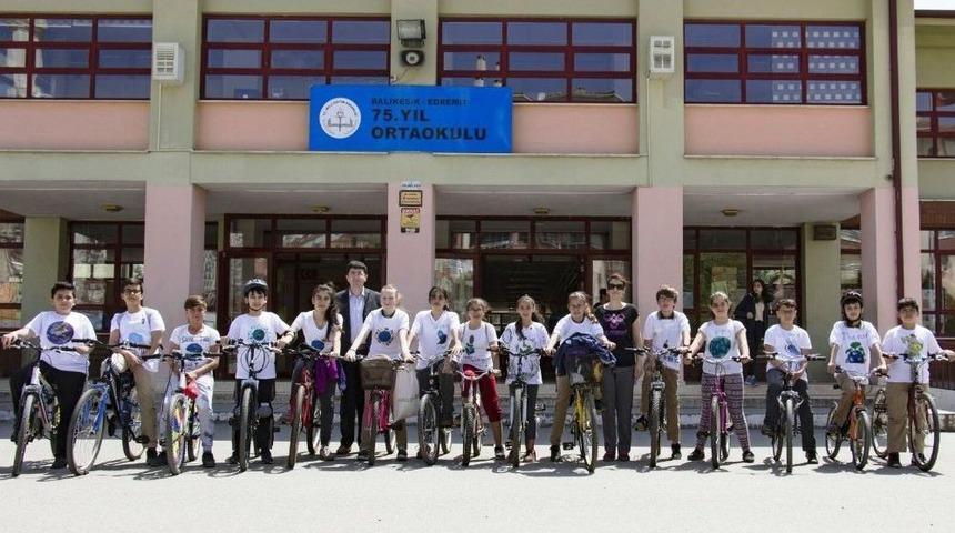 Yaşama Bağlılık İ&ccedil;in Pedal &Ccedil;evirdiler