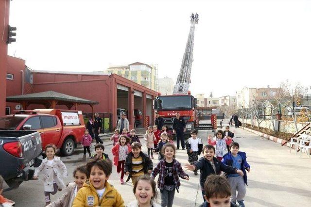 Anaokulu Öğrencileri İtfaiyecilik Hakkında Bilgi Aldı