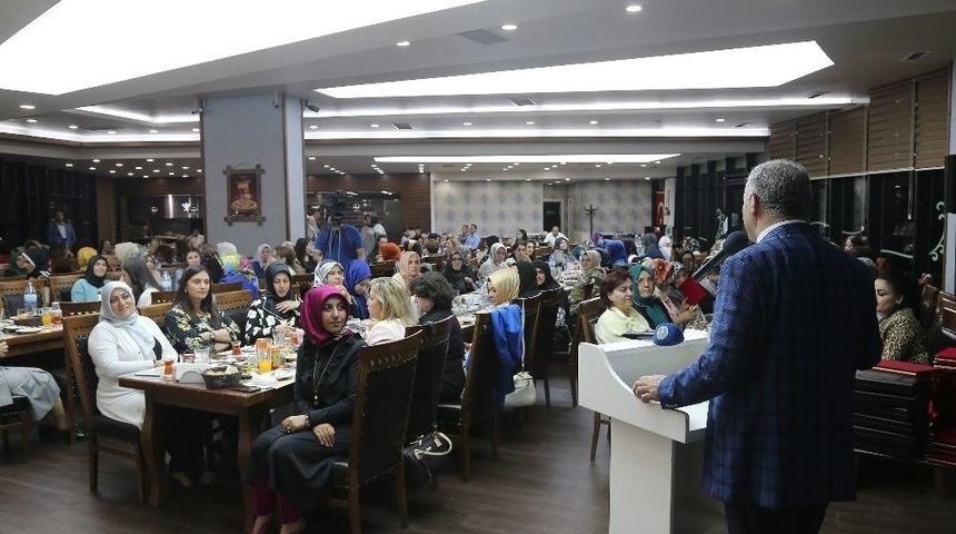 Başkan &Ccedil;elik, "saldırılara Rağmen &Uuml;lkemiz B&uuml;y&uuml;yor"