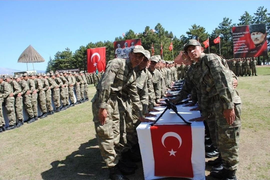Yemin Eden Uzman Erbaşlar Mavi Berelerini Taktı