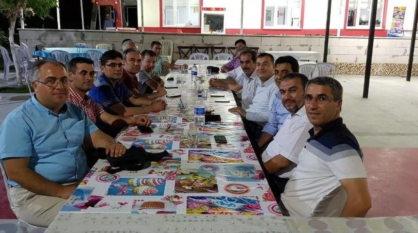 Kırkağa&ccedil; Eğitim Bir-sen&rsquo;den &rsquo;vefa&rsquo; İftarı