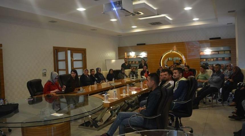 Veliler &Ccedil;alıştıkları Fabrikalarda Bilgilendirildi