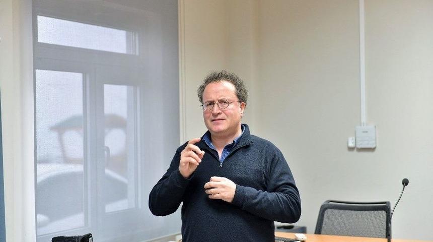 Sa&uuml;&rsquo;de &ldquo;dış Politika Ger&ccedil;ekleri&rdquo; Konuşuldu