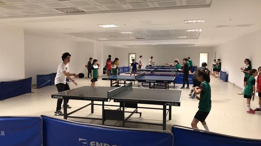 Boz&uuml;y&uuml;kl&uuml; Masa Tenis&ccedil;ilerinden Eskişehir &Ccedil;ıkartması