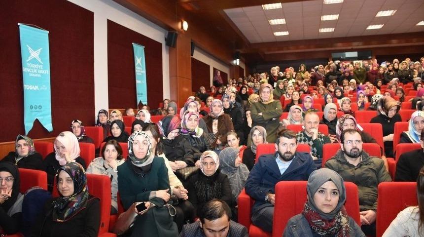 Yazar Hatice Tongar: &ldquo;&ccedil;ocuğunuzu G&uuml;c&uuml;n&uuml;zle Ezmeyin&rdquo;