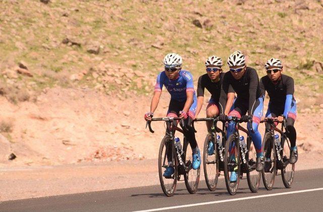 Bisiklet Takımları Kamp İ&ccedil;in Erciyes&rsquo;i Tercih Ediyor 2