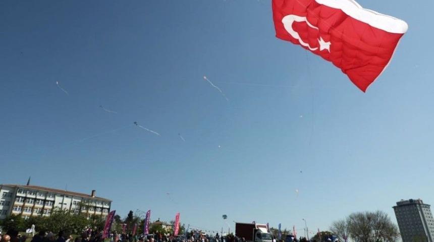 Bağcılar&rsquo;da G&ouml;ky&uuml;z&uuml; U&ccedil;urtmalarla Doldu