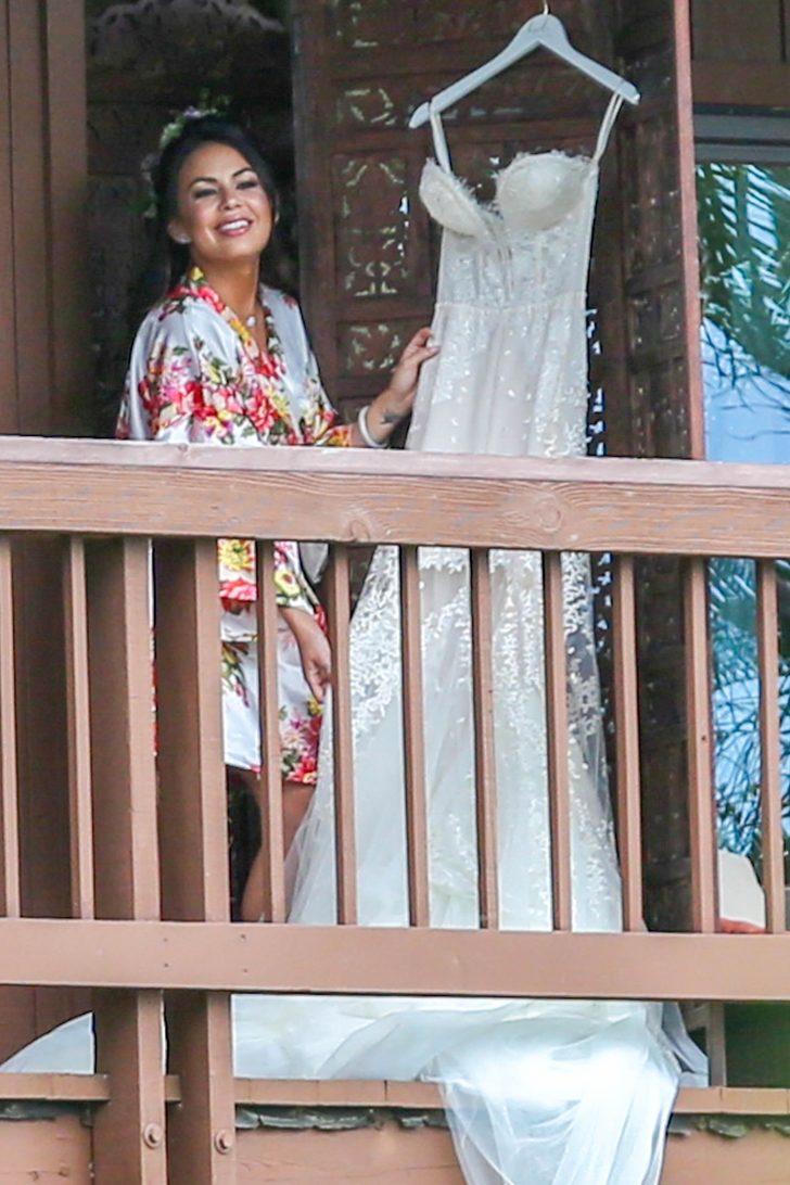 Janel Parrish evlendi! Düğünden önce üstsüz yakalandılar G3