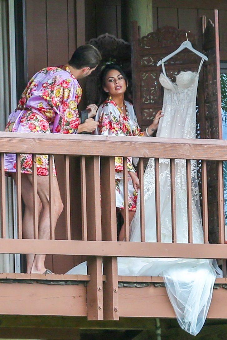 Janel Parrish evlendi! Düğünden önce üstsüz yakalandılar G4