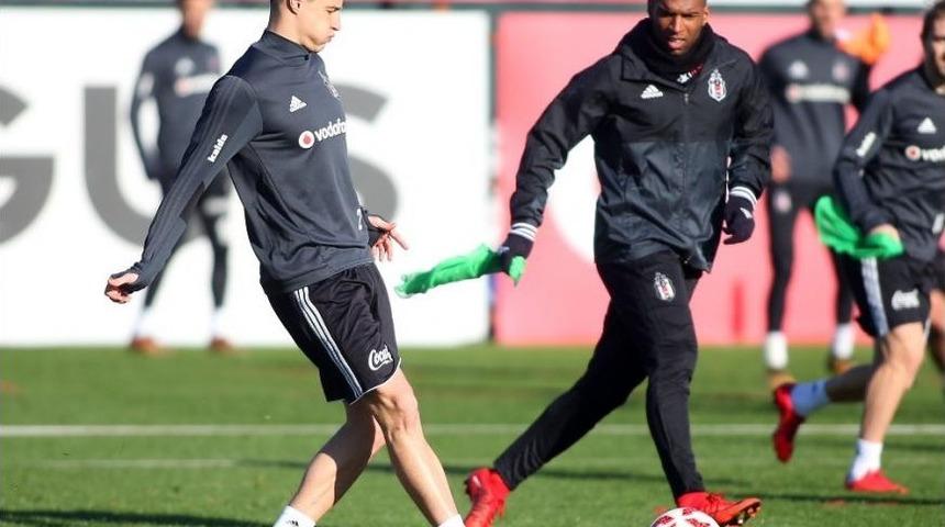 Beşiktaş&rsquo;ta Osmanlıspor Ma&ccedil;ı Hazırlıkları S&uuml;r&uuml;yor