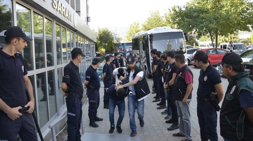 Denizli&rsquo;de Şafak Operasyonunda G&ouml;zaltına Alınan 11 Kişi Adli Adliyeye Sevk Edildi