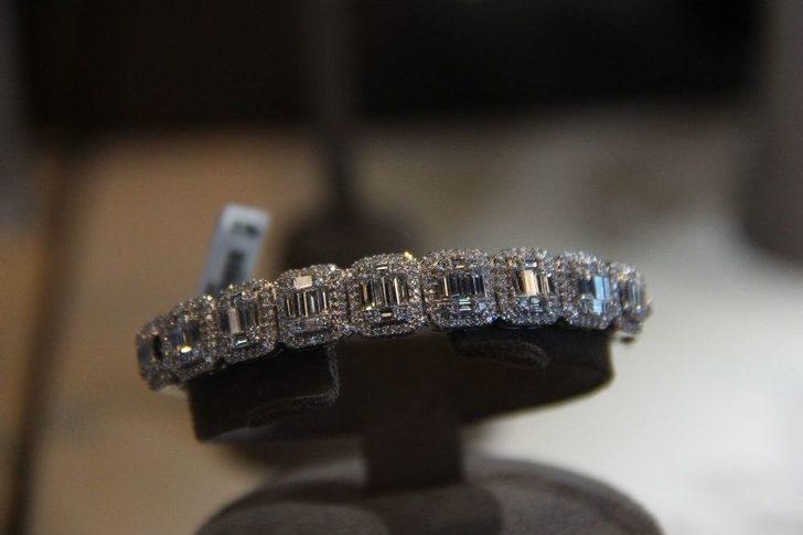 Milyon Dolarlık Mücevherlerin Bulunduğu Sergi Samsun’da Açıldı G2