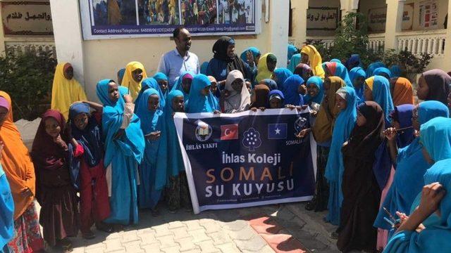 Öğrencilerden Somali’ye Su Kuyusu