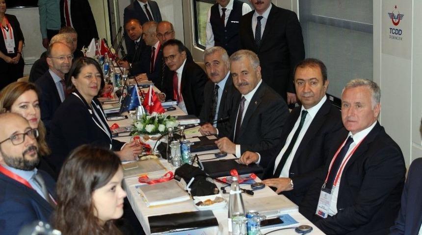 Bakan Ahmet Arslan: "halkalı-kapıkule Demiryolu Projesiyle Ab &Uuml;lkelerini T&uuml;rkiye&rsquo;ye Taşımacılık Anlamında Komşu Yapmış Olacağız"