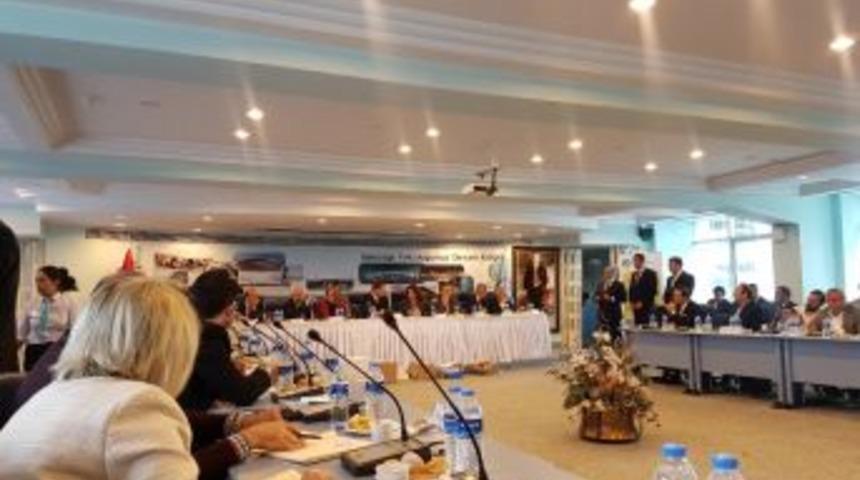 &Ccedil;eşme-ala&ccedil;atı Havalimanı İhalesi Yapıldı