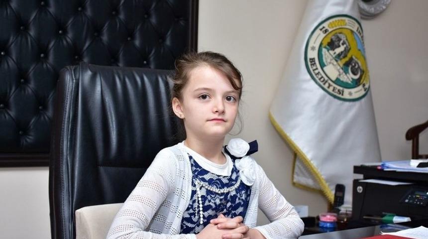 İn&ouml;n&uuml;&rsquo;de Yeni Başkan Zeynep Kara&ccedil;ul Oldu