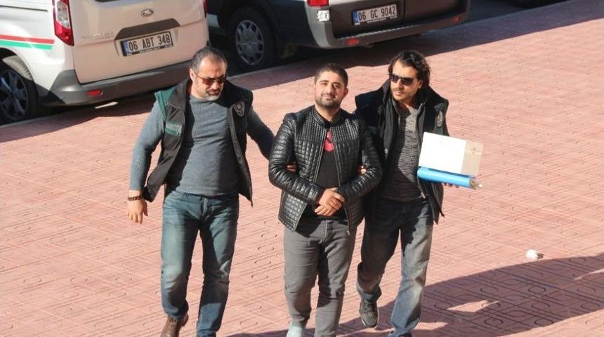 Çay Bardağında Uyuşturucu Satarken Yakalandı