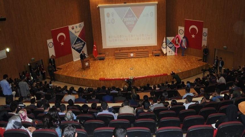 Bakan &Ouml;zhaseki: &ldquo;asrın Başında Cetvelle &Ccedil;izdiler, Şimdi Mahalle Mahalle B&ouml;l&uuml;yorlar&rdquo;