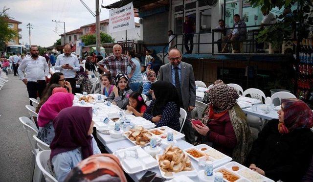 Başkan Üzülmez Gençlerin İftarında