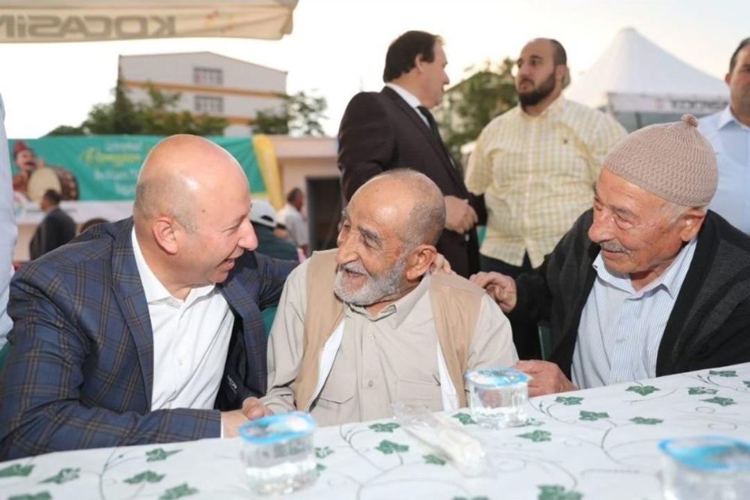 Kocasinan Belediyesi Vatandaşları İftar Sofrasında Buluşturmaya Devam Ediyor