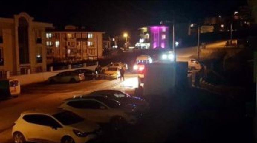 Sakarya&rsquo;da Bir Kişi Otomobillere Kurşun Yağdırdı: 1 Yaralı