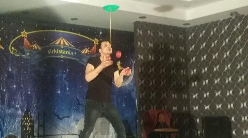 &Ccedil;ocuklar Sirk G&ouml;sterisiyle Eğlendi