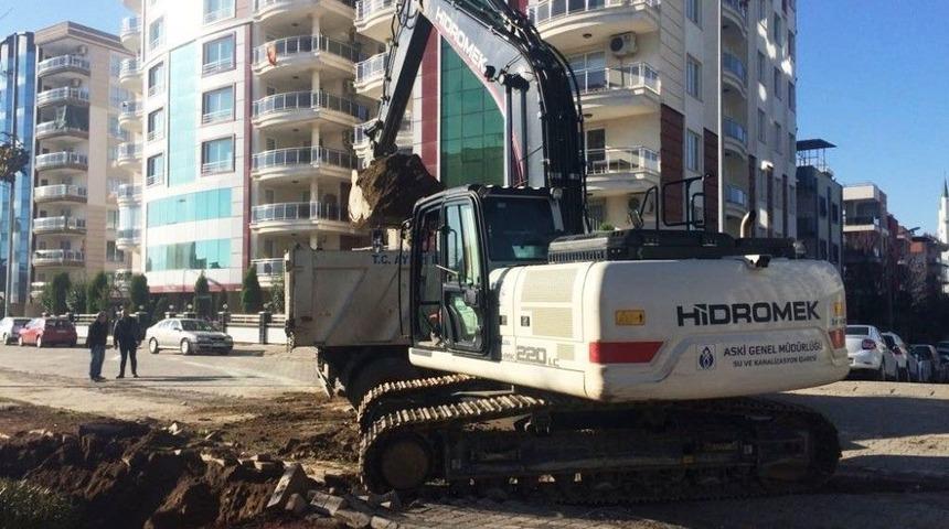 Efeler&rsquo;de Yağmur Suyu Hat Yapımları S&uuml;r&uuml;yor