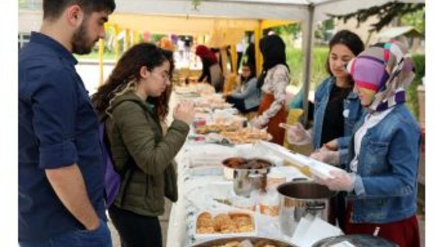 Ga&uuml;n&rsquo;&uuml;n Duyarlı &Ouml;ğrencilerinden Kermes