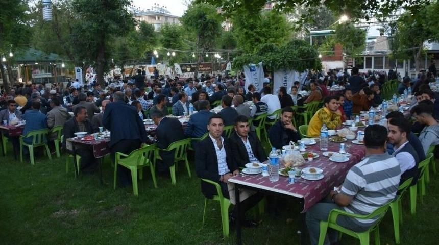 Vedaş Ve T&uuml;rkerler Vepsaş&rsquo;tan 15 Bin Kişiye İftar