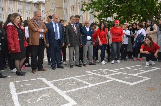 Sokak Oyunları Şenliği Başladı