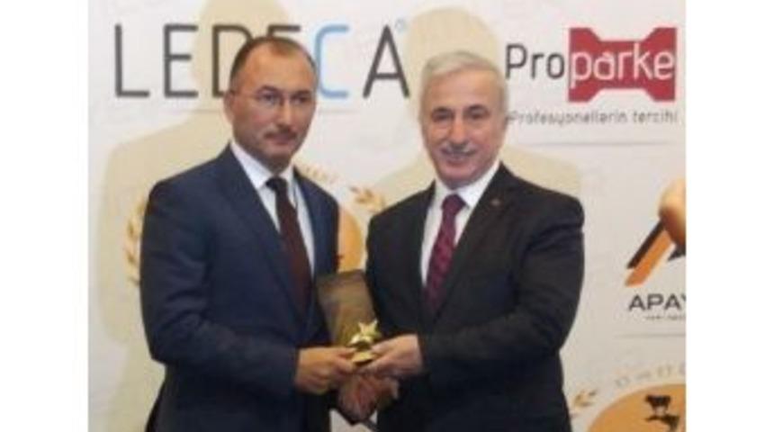 Ardahan Belediye Başkanı K&ouml;ksoy, Yılın Başarılı Belediye Başkanı Se&ccedil;ildi