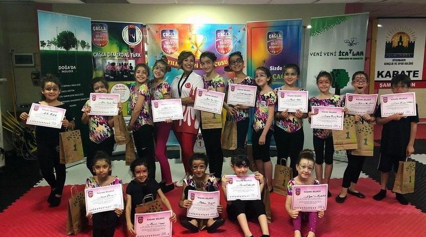 Minik Jimnastik &Ouml;ğrencilerine Sertifika