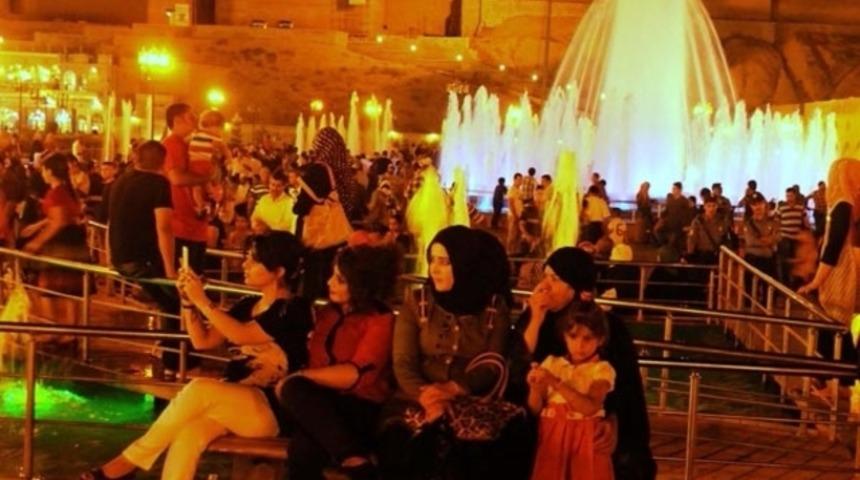 IŞİD'in yanı başında bambaşka bir hayat