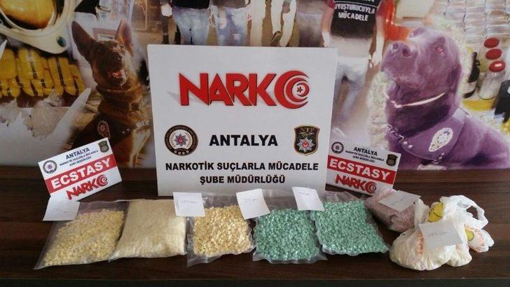 Antalya’da Uyuşturucu Operasyonu: 10 Şüpheli Tutuklandı