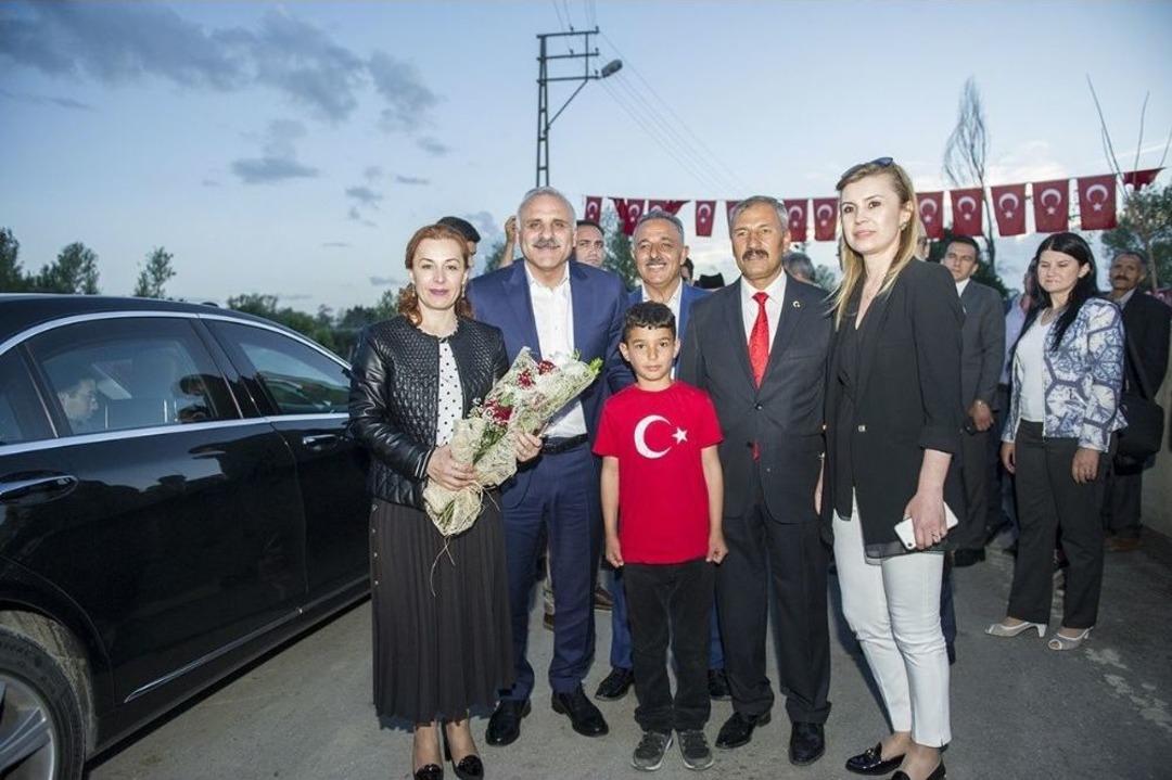 Vali Zorluoğlu, Kasımoğlu Mahallesi&rsquo;nde İftar A&ccedil;tı
