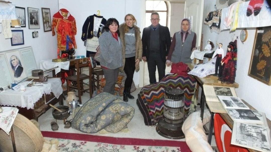 K&ouml;yl&uuml; Kadınlar Dernek &Ccedil;atısı Altında &Uuml;retime Başladı