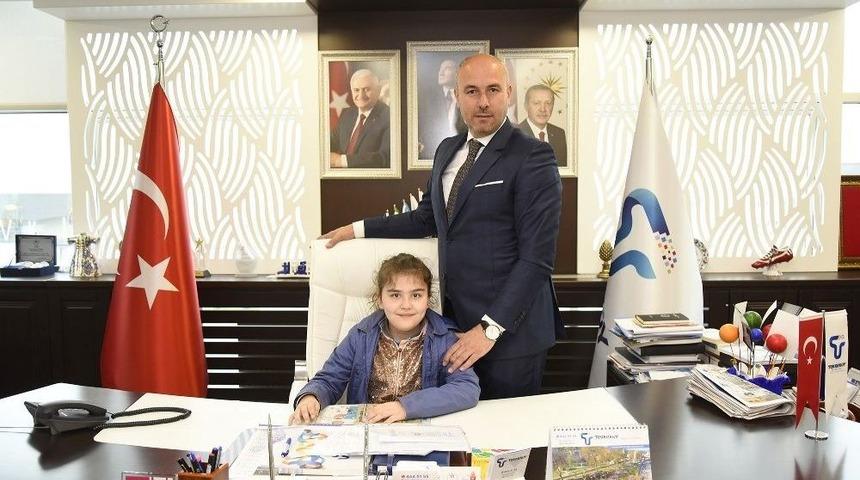 Tekkek&ouml;y&rsquo;e Bilge Başkan