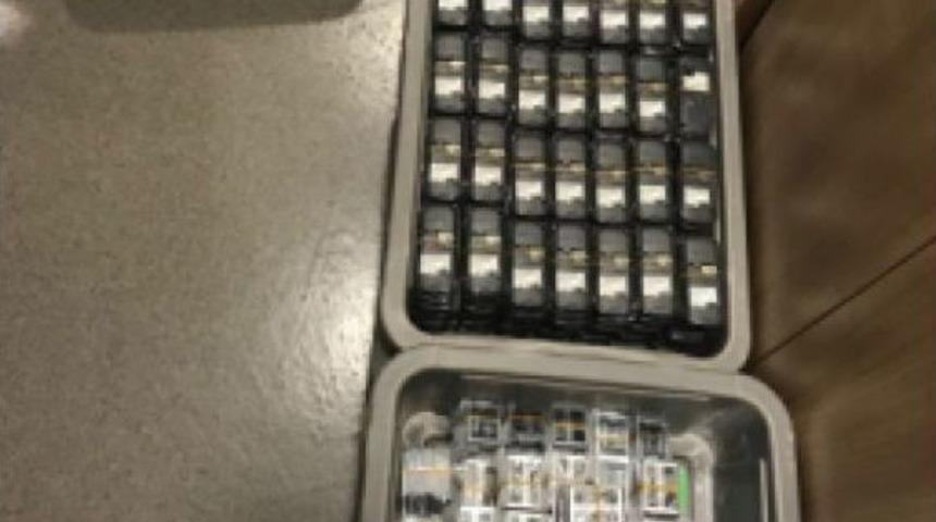 Sabiha G&ouml;k&ccedil;en Havalimanı&rsquo;nda Ka&ccedil;ak Cep Telefonu Operasyonu