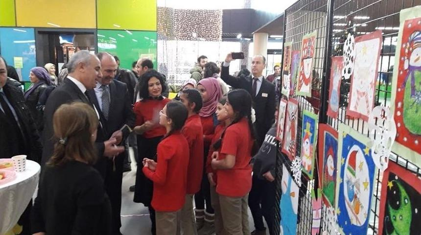 Ortaokul &Ouml;ğrencilerinden Resim Sergisi