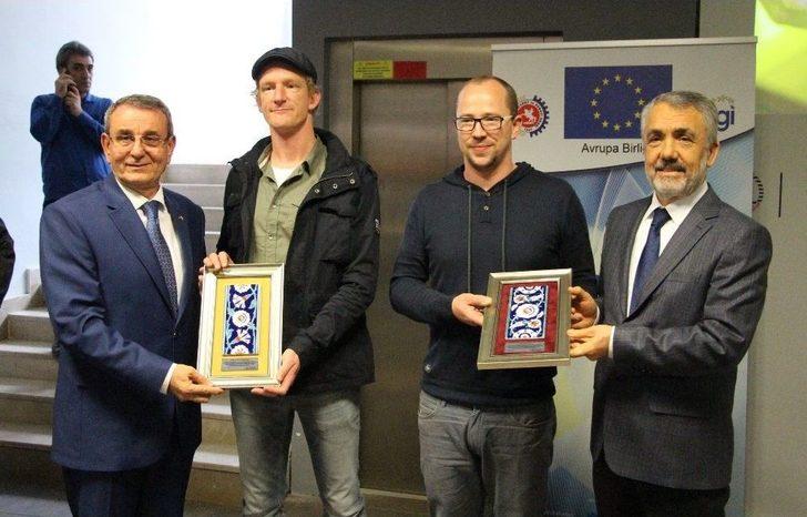 Nefesle Şekillenen Cam Eserler Sergilendi G5