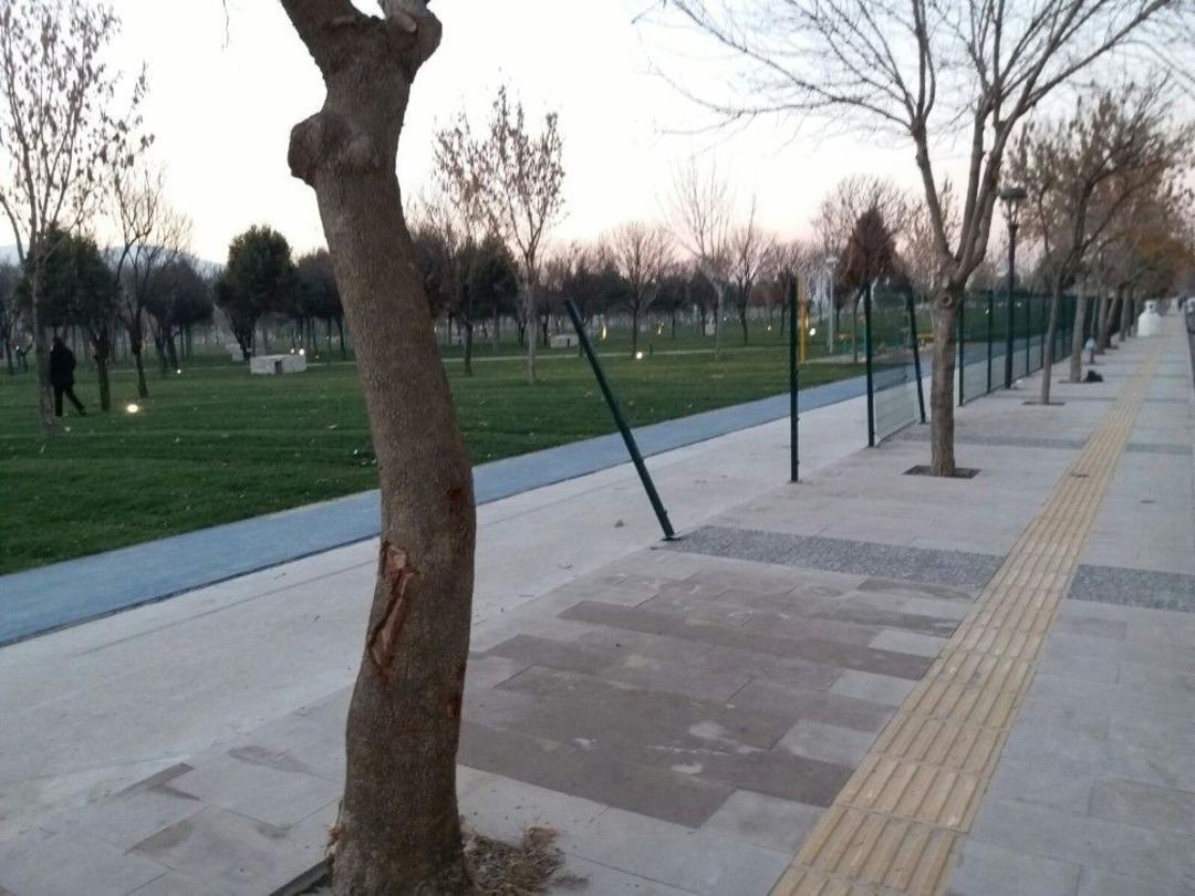 B&uuml;y&uuml;kşehir Yapıyor Kimliği Belirsiz Kişiler Yıkıyor