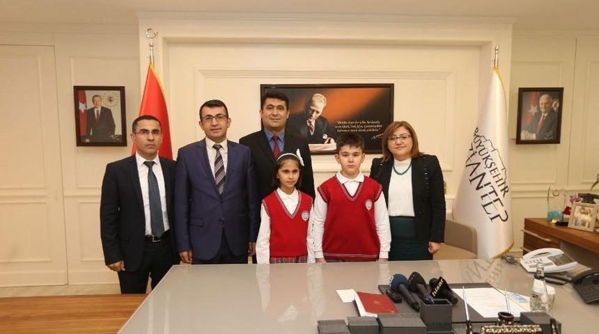 Minik Belediye Başkanı Parklara Sağlık Kabini İstedi